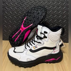 Vans MTE Crestline GoreTex Shoes Hiking Winter Boots White Black Mens 9